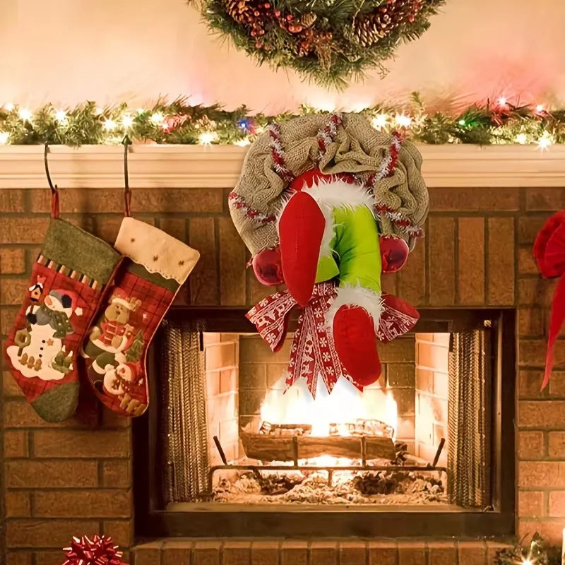 Burlap Christmas Thief Wreath – 17.7″